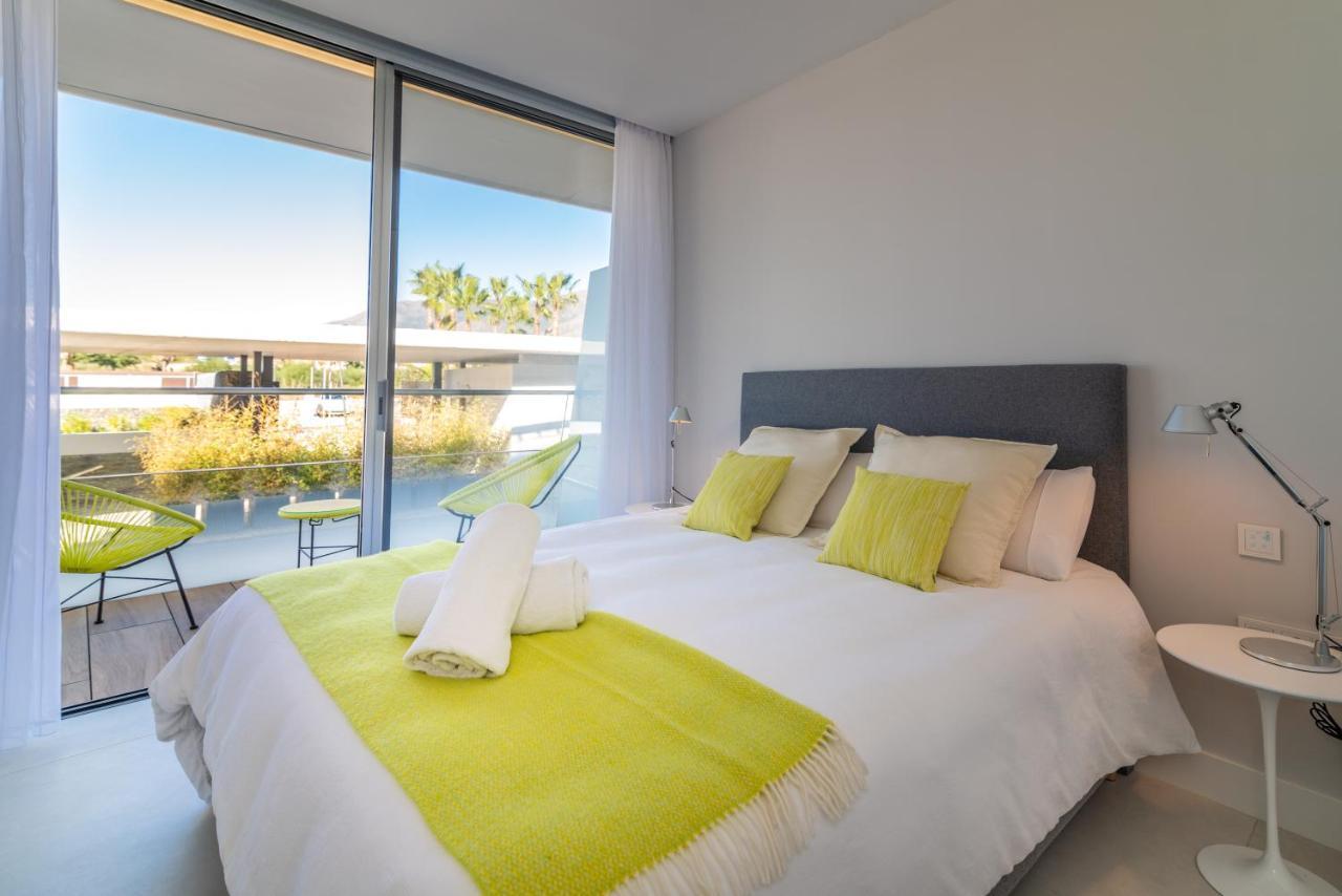 Vacation Marbella I Live On The Edge Of The Sea, New Beachfront Condo, Padel Courts, Gym, Sauna, Luxury And 24-7 Security Appartamento Estepona