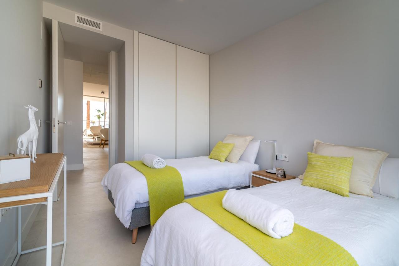 Appartamento Vacation Marbella I Live On The Edge Of The Sea, New Beachfront Condo, Padel Courts, Gym, Sauna, Luxury And 24-7 Security